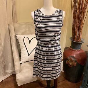 NWT Ann Taylor Loft Rayon Dress 🖤